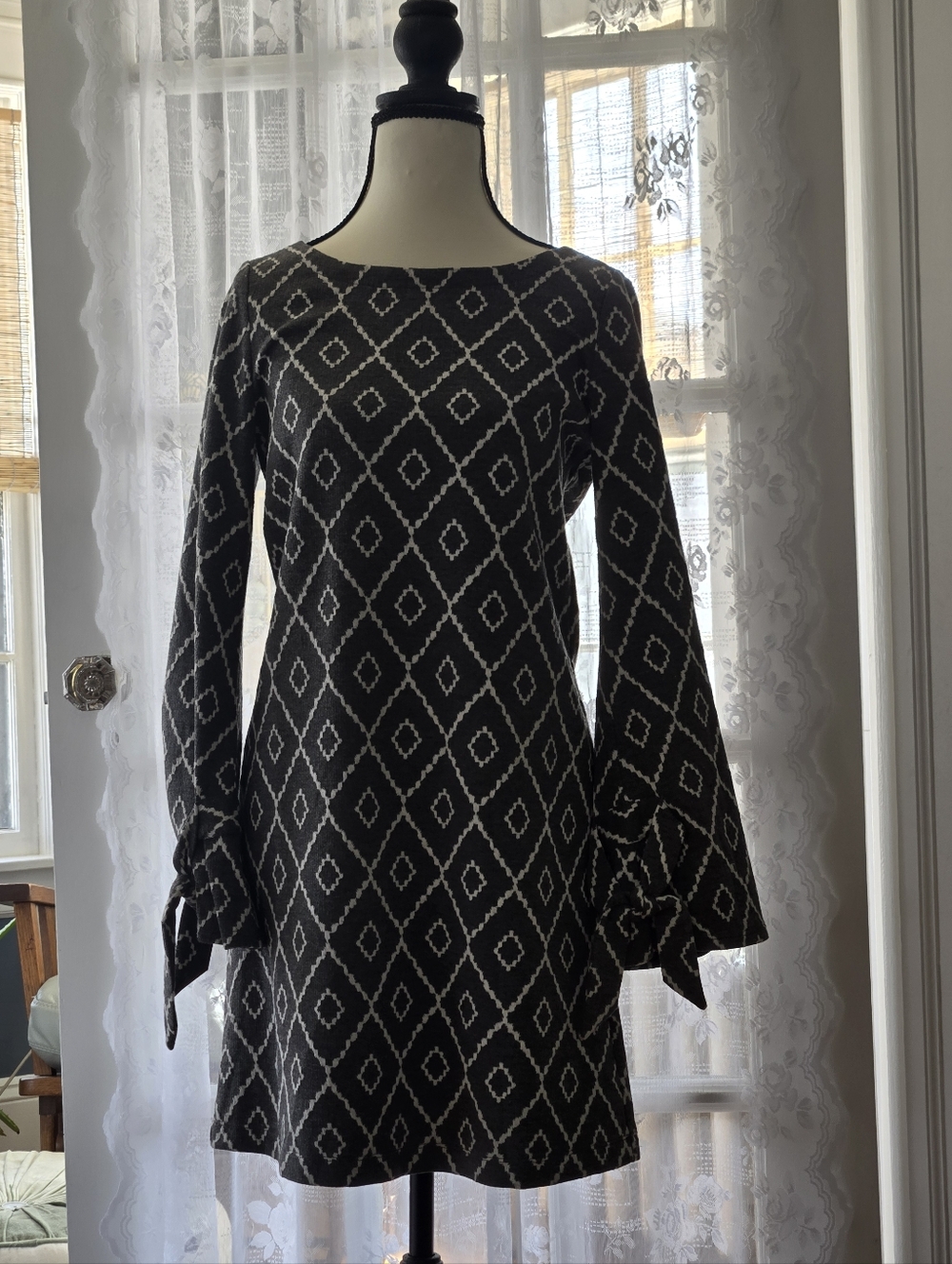 Black Diamond-Print Long-Sleeve Shift Dress